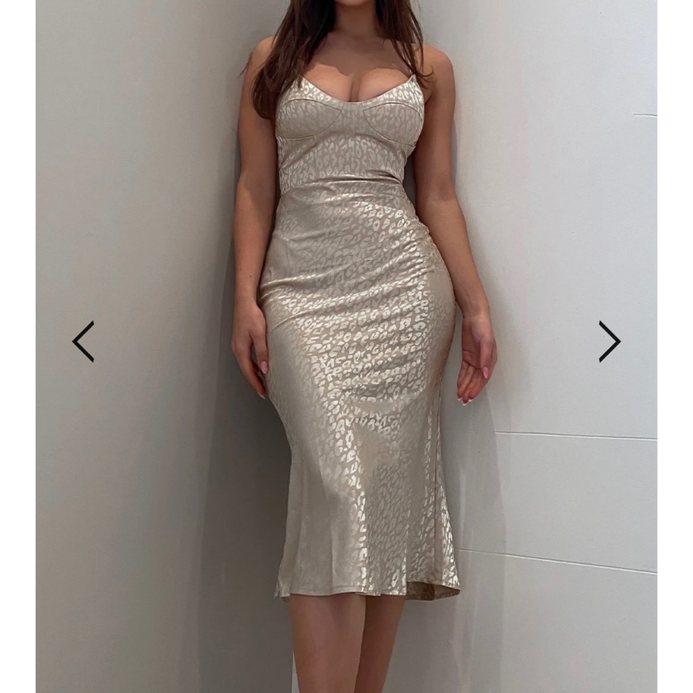 {Runaway The Label} midi silk dress (Gold) - Picture 6 of 8